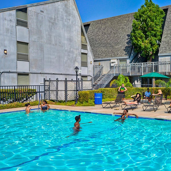 Bannockburn residents at pool 