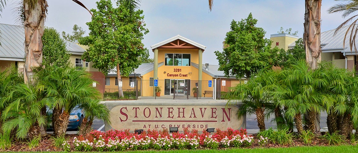 stonehaven entrance sign